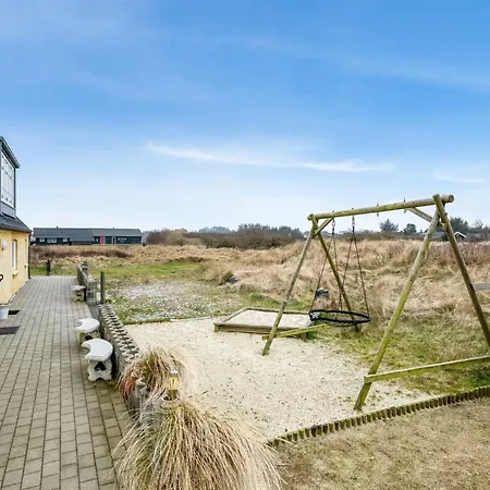 Nafne - 1-2km From The Sea By Interhome 흐비드 산드