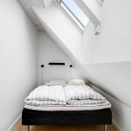 Nafne - 1-2km From The Sea By Interhome *